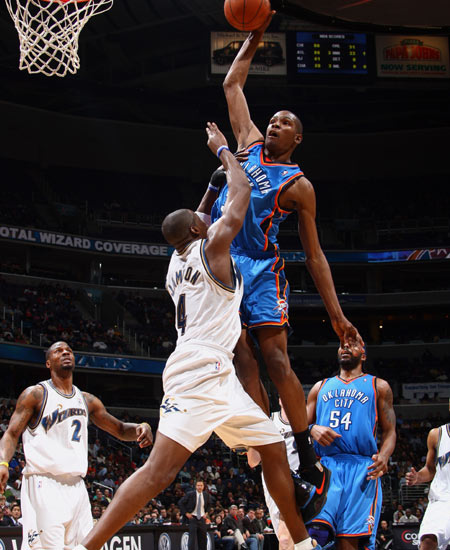 德甲前瞻：RB莱比锡多人伤停，勒沃库森客场战绩平平（德甲前瞻：莱比锡伤兵满营，勒沃库森客场表现中规中矩）