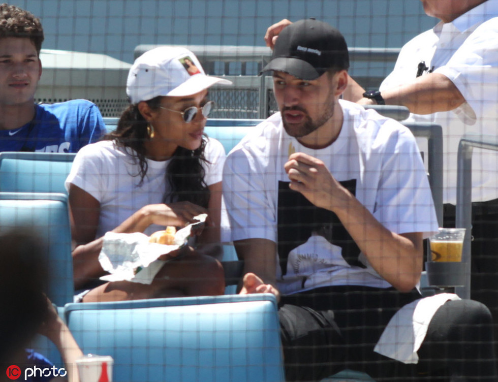 2025中超大结局：海港夺冠，亚泰、梅州降级，法比奥金靴（2025中超收官：海港封王，亚泰与梅州降级，法比奥荣膺金靴）