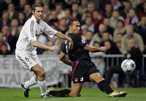 杂技GOAT！NBA巨星致敬中国顶碗大妈：她比我们所有人更有天赋（NBA巨星致敬中国顶碗艺人：她的天赋胜过我们所有人，堪称杂技界的GOAT）