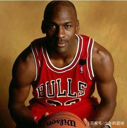 中国冰壶男队7比0胜波兰，明日双赛争冬奥门票（中国男子冰壶队7-0横扫波兰，明日连战冲击冬奥资格）