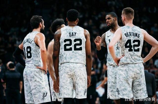 记者：曼联和纽卡都有意安德森，但诺丁汉森林确定1月不卖（曼联与纽卡相中安德森，诺丁汉森林明确冬窗不出售）