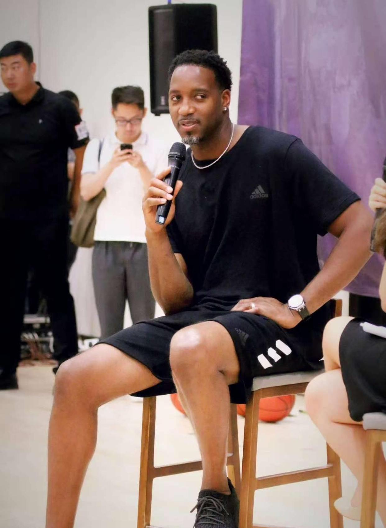 利兹联主帅：战胜蓝军让球队重获信心，利物浦能拿到欧冠席位（利兹联主帅：击败蓝军重振士气，利物浦有望锁定欧冠名额）