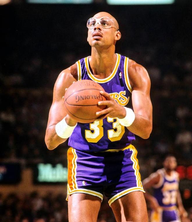 记者：加拉塔萨雷希望免费租借萨拉赫，合同半年800万欧（记者称加拉塔萨雷欲免租引进萨拉赫，半年期合约800万欧元）