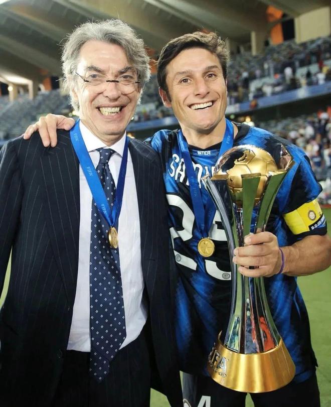 TA：孔帕尼相较图赫尔谦逊很多，不会对高层、球员评头论足（TA：孔帕尼较图赫尔更谦逊，不会对高层和球员指指点点）