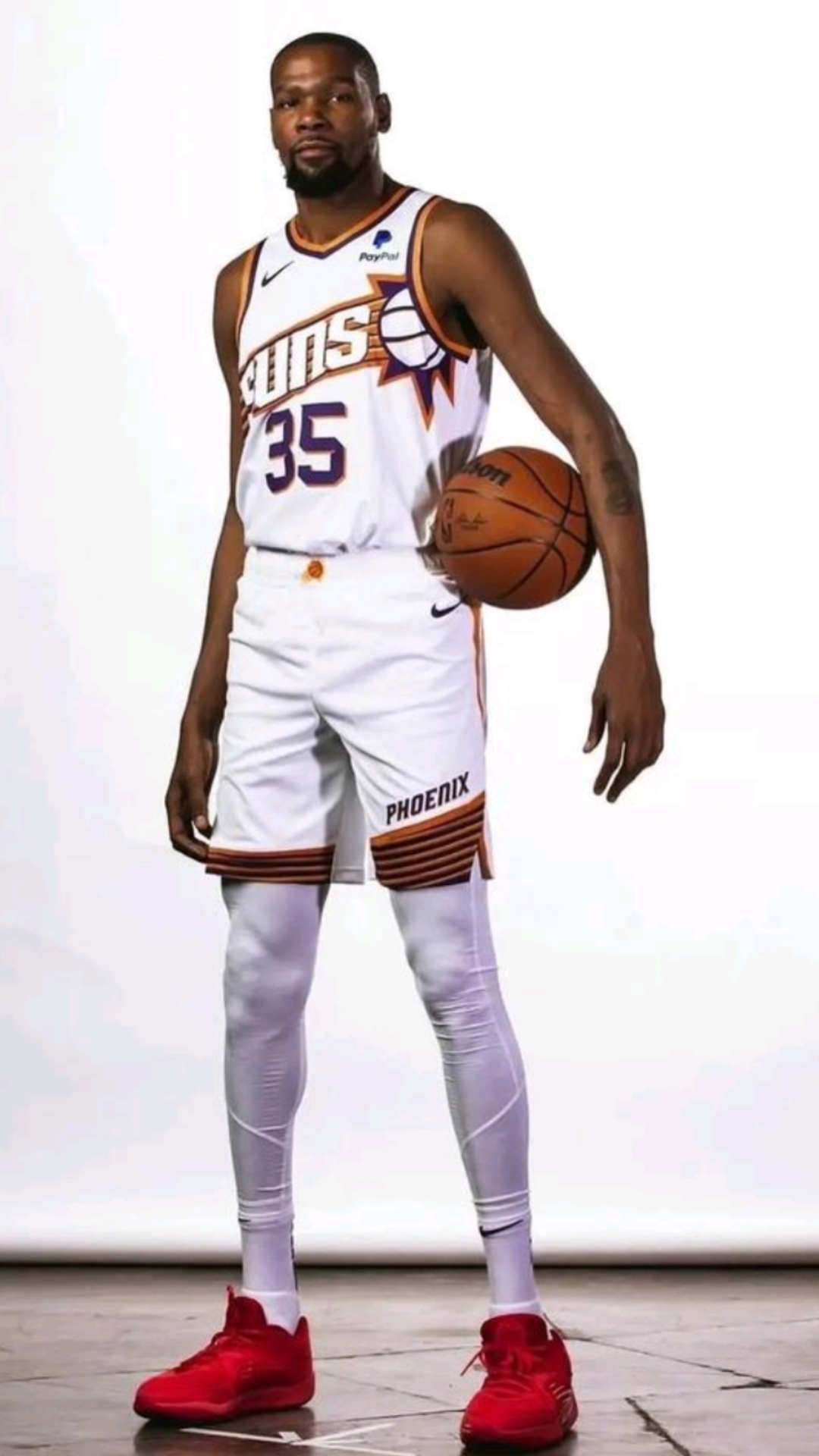 叒没传球，萨拉赫无视维尔茨要球选择补射，结果被封堵（又不传！萨拉赫无视维尔茨要球强行补射，仍被封堵）