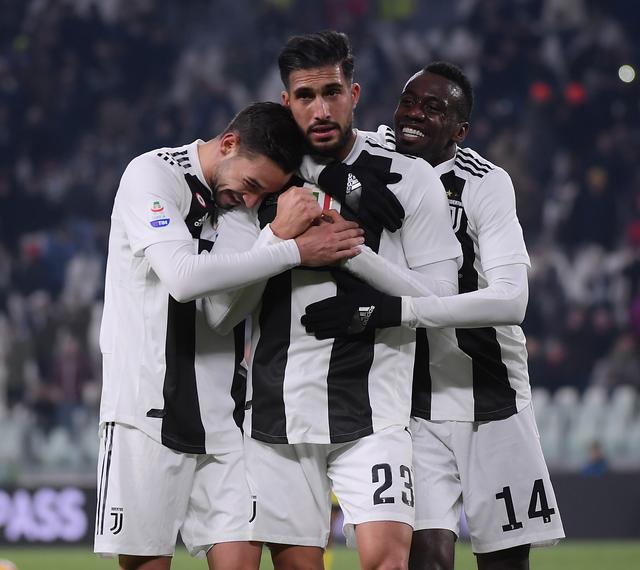 为何亲斯内德？穆帅：斯内德给了我三冠王，那是最棒的一年（穆帅谈为何偏爱斯内德：他助我夺三冠，这是我执教生涯最佳一年）