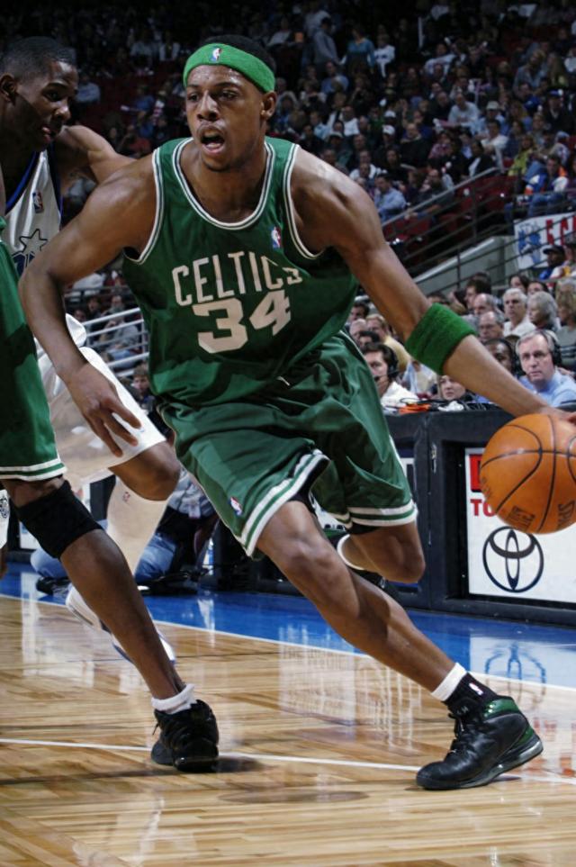 念旧️#梅西重回诺坎普 #梅西参观新诺坎普 #梅西（旧梦归来：梅西探访焕新的诺坎普 #梅西）