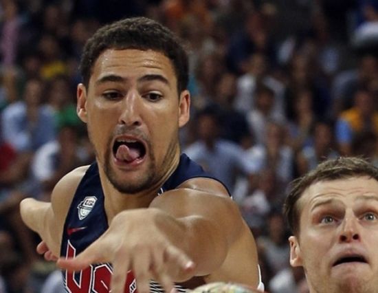 状态火热！穆雷首节6中4得到10分2篮板1助攻（穆雷开局火力全开：首节6投4中拿下10分2篮板1助攻）